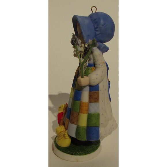 Holly Hobbie Simple Gifts of Love 2003 vintage ornament kitty cat in basket - Picture 5 of 9
